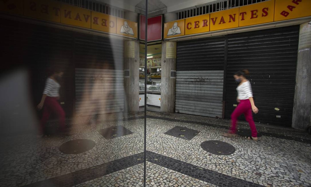 Tradicional bar Cervantes, na Rua Barata Ribeiro, também fechou as portas Foto: Márcia Foletto / Agência O Globo
