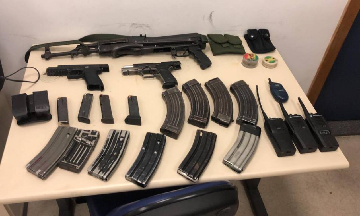 Operação Herades, em dezembro de 2018, prendeu 27 milicianos da quadrilha de Ecko e apreendeu armamento Foto: Agência O Globo - 20/12/2018