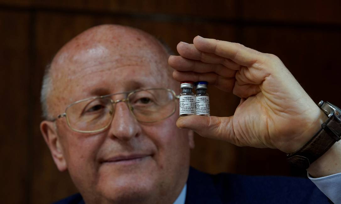 Cientista Alexander Gintsburg, diretor do Instituto Gamaleya, desenvolveu a vacina Sputnik-V Foto: TATYANA MAKEYEVA / REUTERS