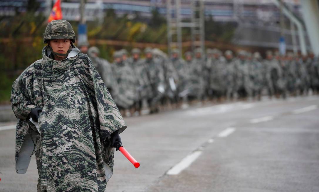 Soldados coreanos durante marcha em 2018 Foto: KIM HONG-JI / REUTERS