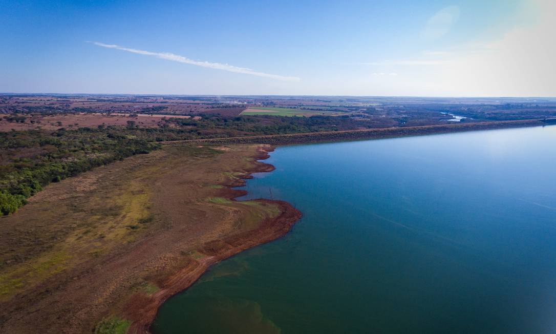 Icem (SP) - 01/06/2021 - Estiagem - A usina Hidreletrica de Marimbondo esta operando abaixo da capacidade por causa do período da estiagem. Localizada na divisa dos Estados de Sao Paulo e Minas Gerais, a Hidreletrica tem capacidade para produzir 1.440 megawatt. Com a falta de chuva para encher o reservatorio, a producao de energia foi reduzida. (Foto: Ferdinando Ramos / Agencia O Globo) Foto: Ferdinando Ramos / Agência O Globo