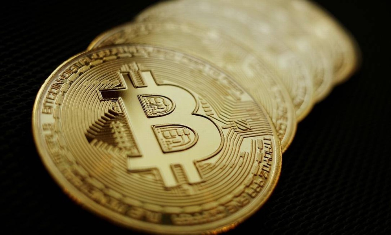 China proíbe bancos e Alipay de usarem bitcoin, e valor da moeda despenca  mais de 10% - Jornal O Globo