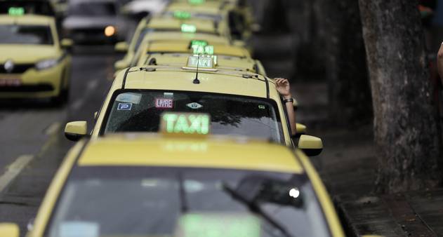 Câmara aprova suspensão de vistoria anual da SMTR para taxistas; falta sanção de Paes - Vimarsana News