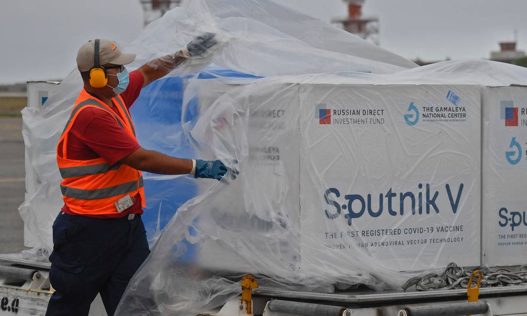 Sputnik V: envio ao Brasil volta à etapa das negociações Foto: FEDERICO PARRA / AFP