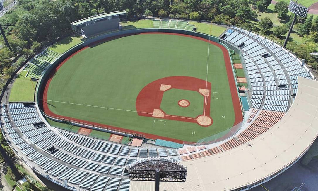 Localizado na cidade de Fukushima, o estádio de beisebol de Azuma faz parte do Parque Esportivo Azuma, que é dividido em quatro espaços recreativos. Vai sediar o beisebol e o softbol, que foram incluídos nos Jogos de Tóquio 2020. Pode receber 14.300 espectadores Foto: Divulgação