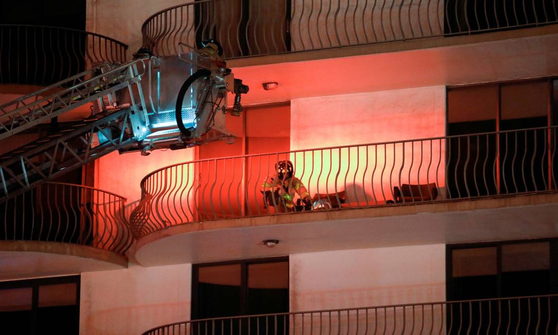 There is no information yet on how many people were in the building at the time of the crash, which occurred at 2:00 a.m. local time (3:00 a.m. Brasilia time) Photo: Marco Bello / REUTERS
