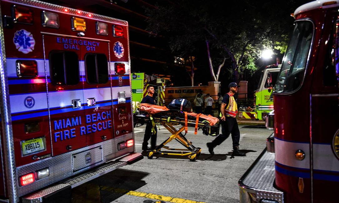 At least ten people were rescued and taken to hospitals in the area, according to the Washington Post.  Among them, about ten year old boy Photo: Chandan Khanna / AFP