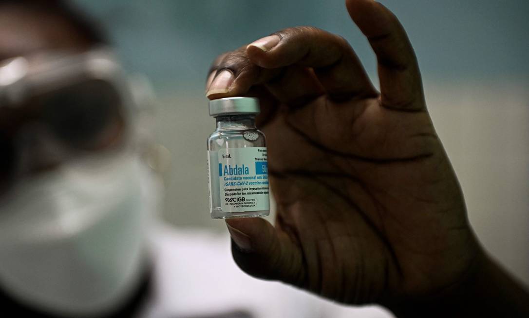 Dose da Abdala: segundo governo cubano, vacina tem 92% de eficácia Foto: YAMIL LAGE / AFP