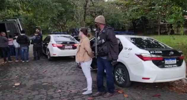 Em grampo, mãe que era olheira do tráfico avisa ao filho sobre bando rival: 'Os garotos quase invadindo aí e vocês dormindo' - Vimarsana News