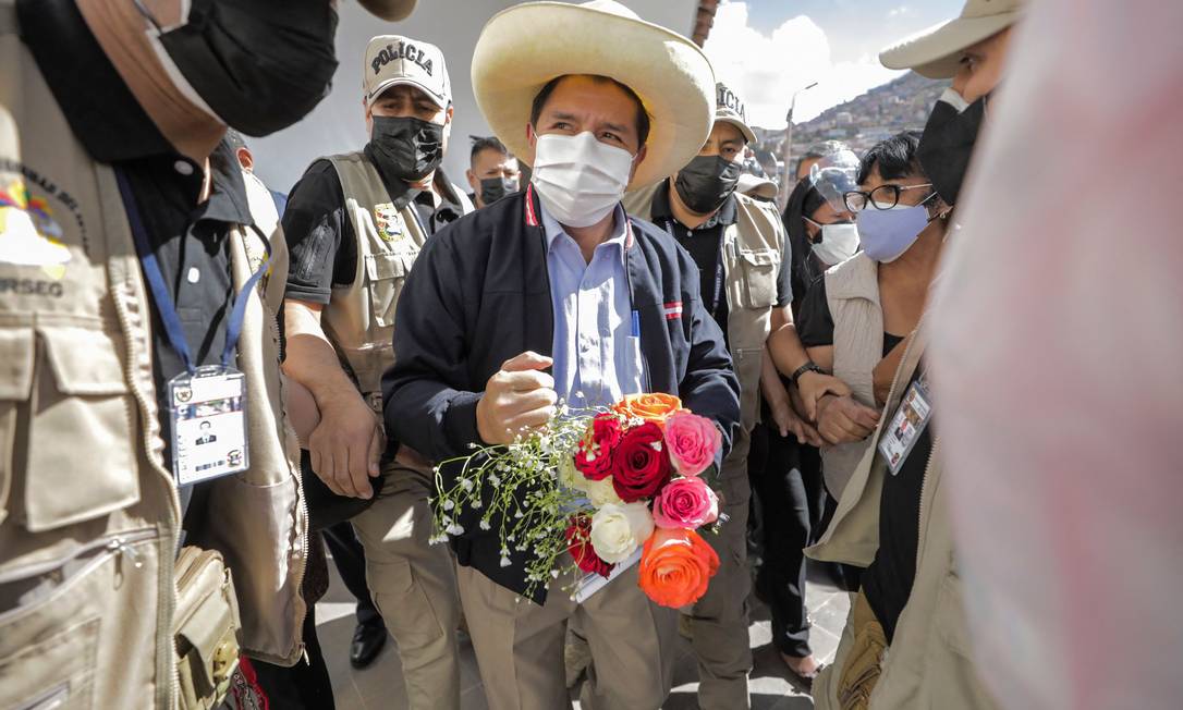 Pedro Castillo participa de cerimônia com apoiadores em Cusco Foto: JOSE CARLOS ANGULO / AFP