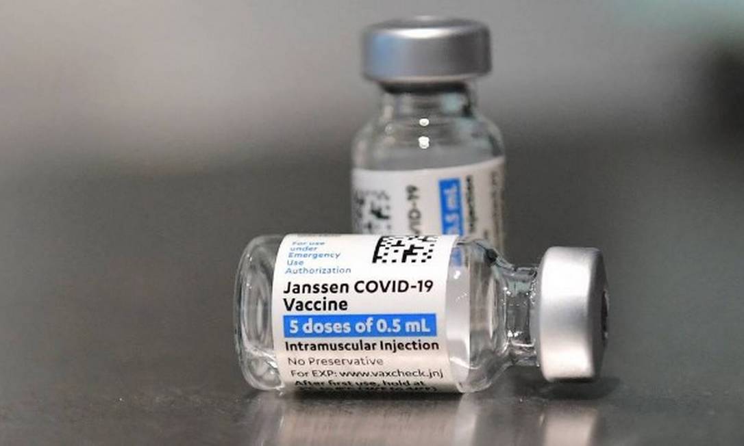 Frascos da vacina da Janssen Foto: Frederic J. Brown/AFP