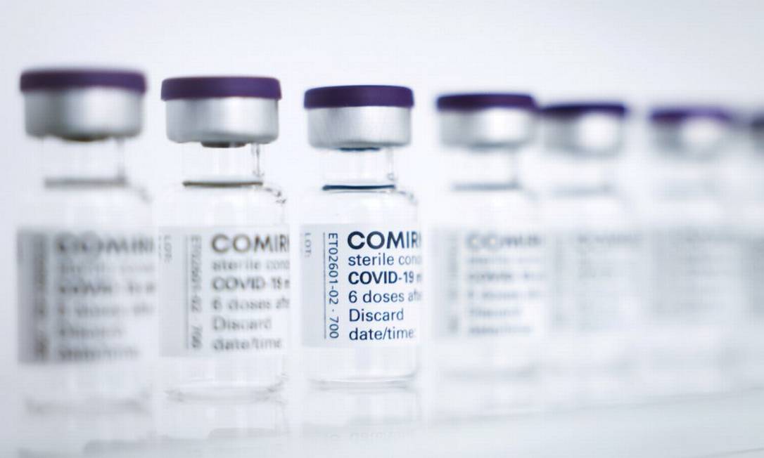 Doses da vacina contra Covid-19 da Pfizer/BioNTech's Foto: Christian Charisius / Reuters