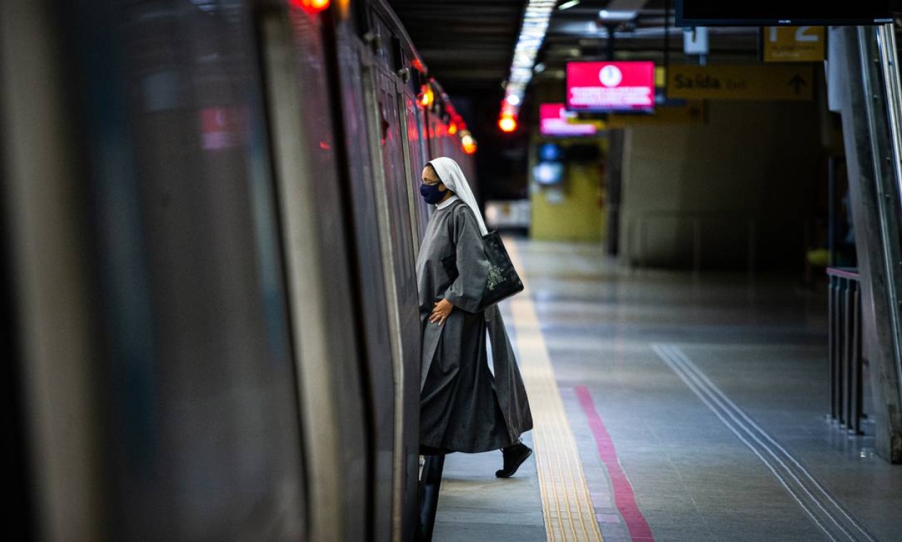 Após a inauguração da Linha 4, o metrô não teve o acréscimo de demanda esperado Foto: Hermes de Paula / Agência O Globo