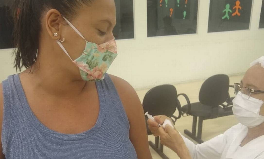 Imunização.
Grávida, Jaqueline
Santé recebeu
a primeira dose de CoronaVac
semana passada
Foto: Acervo pessoal