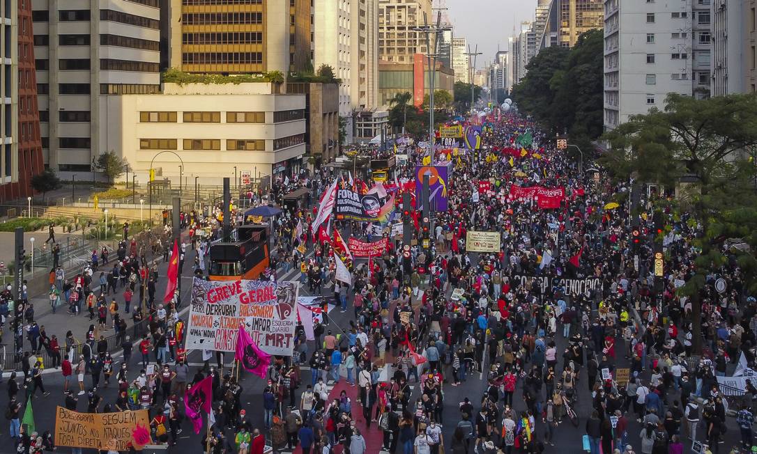 Manifestação contra o Presidente Jair Bolsonaro em São Paulo neste sábado (3) Foto: Edilson Dantas / Agência O Globo