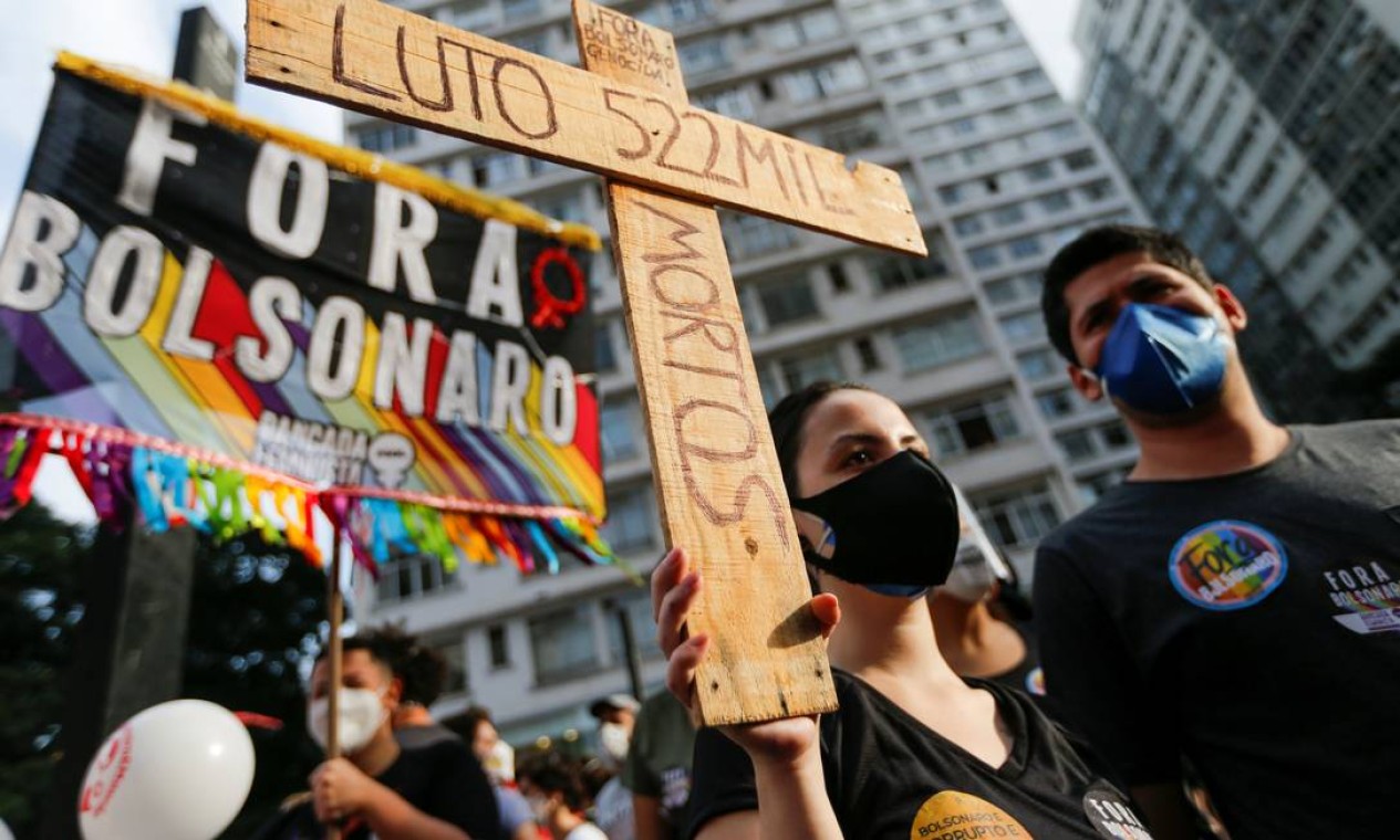 Em São Paulo, atos ganharam a adesão de grupos de centro e direita, com representantes do PSDB, PSL e do movimento liberal Livres Foto: MARIANA GREIF / REUTERS