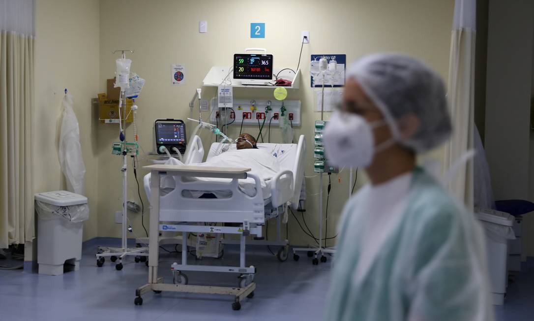 Paciente com Covid-19 na UTI do Hospital Ronaldo Gazolla, no Rio Foto: PILAR OLIVARES/REUTERS/18-6-2021