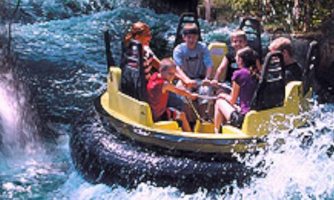 Segundo o parque de diversões, a atração Raging River, em que houve o acidente, passou por inspeção no dia anterior Foto: Adventureland Park