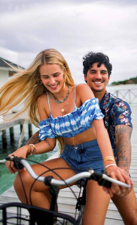 O surfista Gabriel Medina e a esposa Yasmin Brunet Foto: Reprodução
