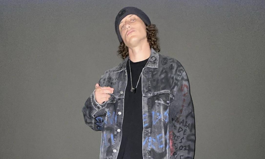 David Luiz foi dispensado ao fim da temporada após o termino de seu contrato com o Arsenal. Atualmente ele está sem clube, mas é condado por diversas equipes, incluindo o Flamengo. David Luiz se tornou pai pela primeira vez em novembro, quando nasceu Mallie Foto: Reprodução