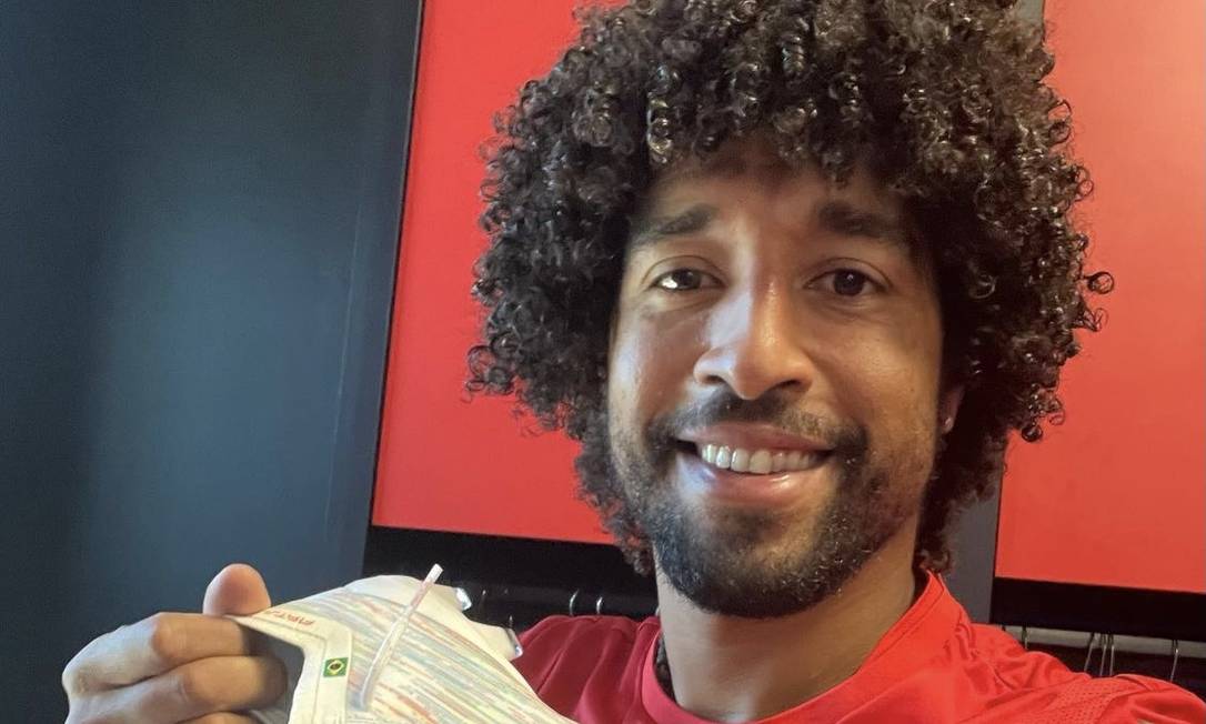 Dante joga pelo Nice desde 2016. Recentemente, ele passou por uma ruptura do ligamento cruzado do jelho esquerdo, e mesmo assim teve seu contrato renovado com o clube do sul da França. Ele é conhecido como "CommanDante" pelo torcedores do clube Foto: Reprodução