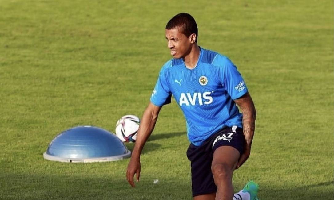 Após o 7 a 1, Luiz Gustavo teve passagem pelo Olympique de Marselha, da França, antes de se transferir para o Fenerbahçe, da Turquia, onde está desde 2019. Foto: Reprodução