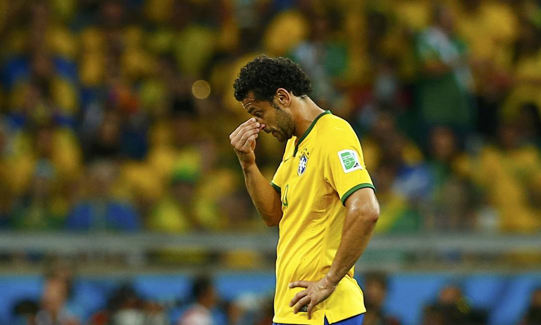 Um dos jogadores mais criticados da Copa, Fred era o centroavante titular de Felipão em 2014 Foto: EDDIE KEOGH / Agência O Globo