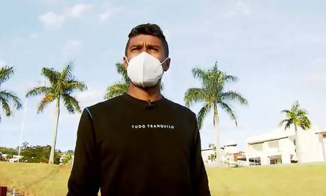 Aos 32 anos, Paulinho rescindiu há duas semanas o seu contrato com o Guangzhou Evergrande, da China. Enquanto é sondado pelo Corinthians, ele ainda pretende aguardar mais alguns dias pelo andamento do período de transferências da Europa. Enquanto isso, ele treina no interior. Foto: Reprodução