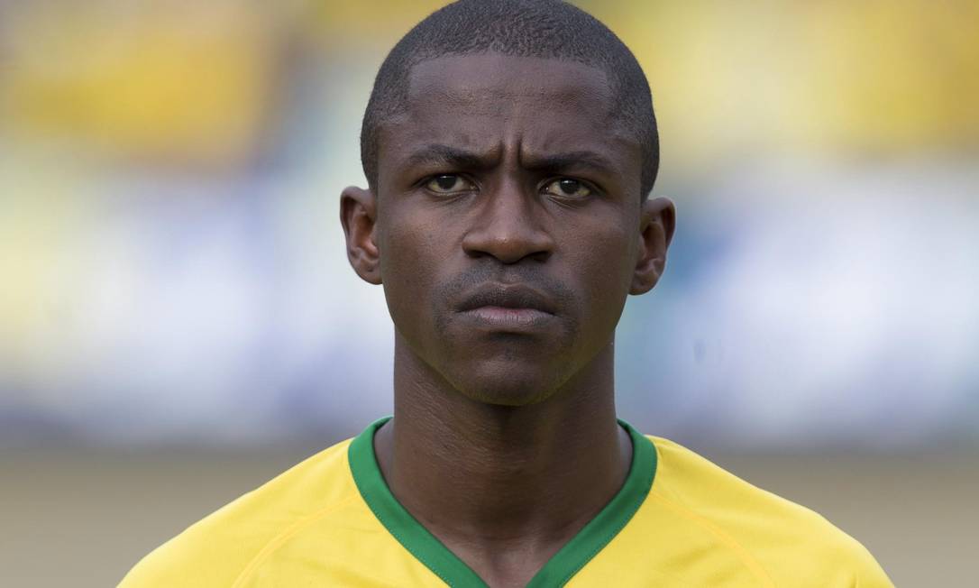O volante Ramires também entrou no intervalo do 7 a 1. Ele pertencia ao Chelsea em 2014 Foto: Alexandre Cassiano / Agência O Globo