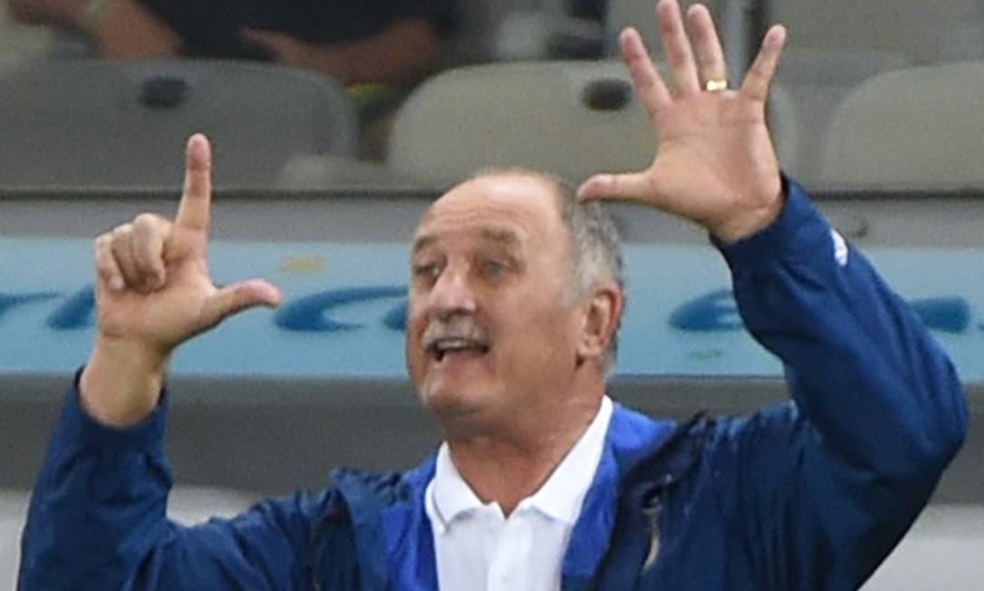 Alvo de críticas e memes na época, o técnico Felipão foi demitido da seleção após o 7 a 1 Foto: PEDRO UGARTE / Agência O Globo