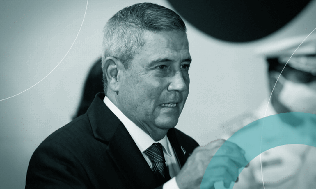 Braga Netto em visita a posto de vacinação em Brasília: mortos pela Covid-19 e suspeitas de corrupção contra coroneis restringiram repercussão de comunicado / Crédito: Pablo Jacob / Agência O Globo