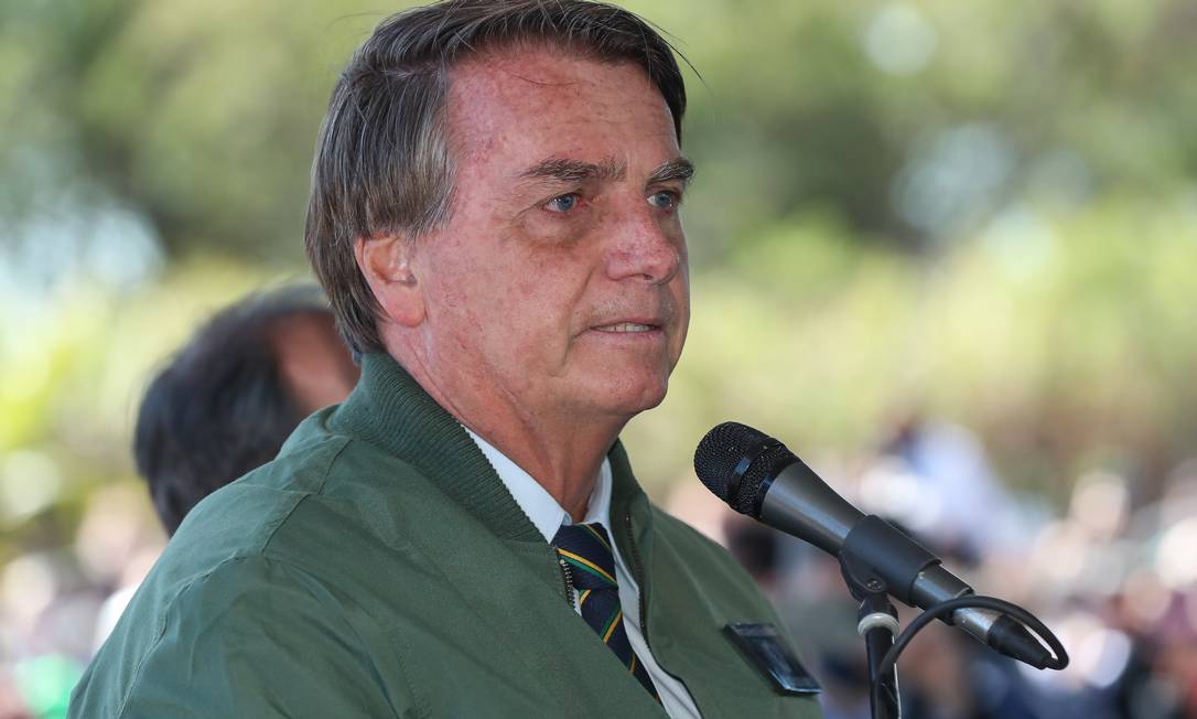 'Não posso tomar providência de tudo que chega a mim', diz Bolsonaro sobre encontro com Luis Miranda