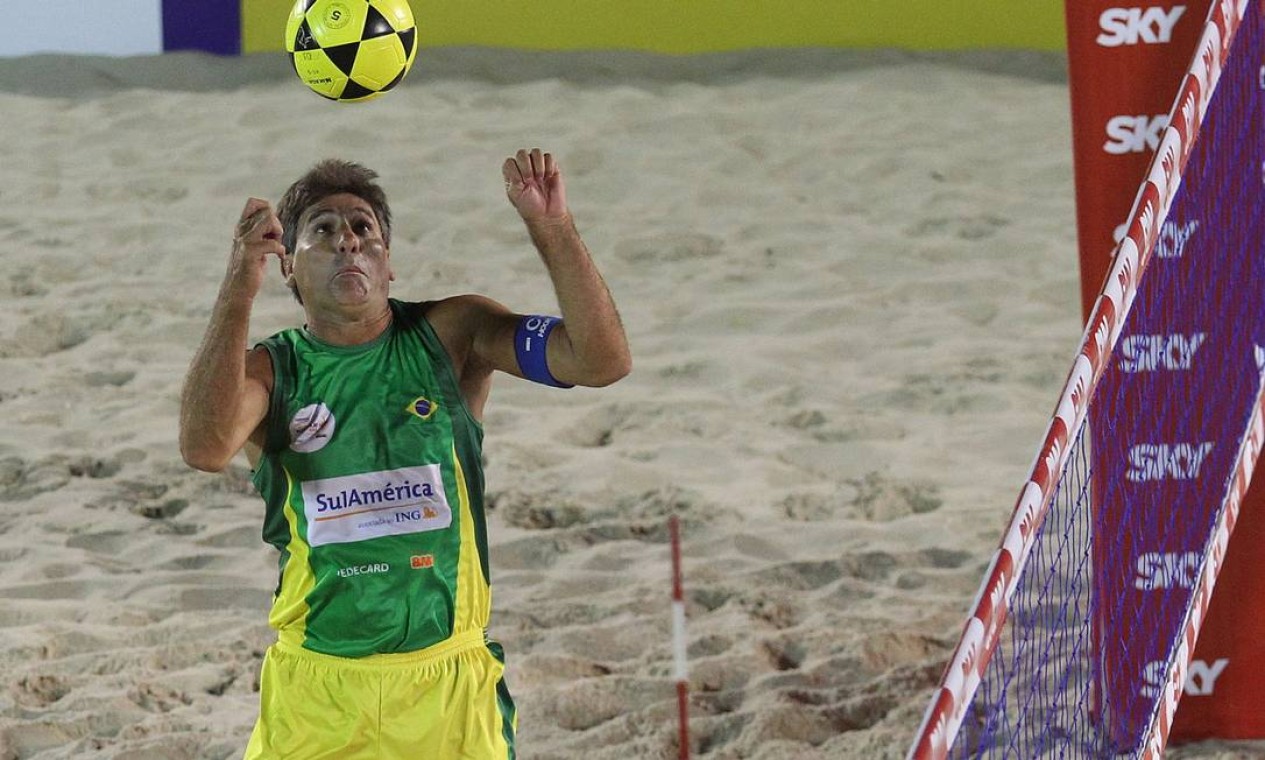 Renato Gaúcho jogou o Mundialito de Futevôlei 4x4, em 2013, realizado em Copacabana Foto: Divulgação