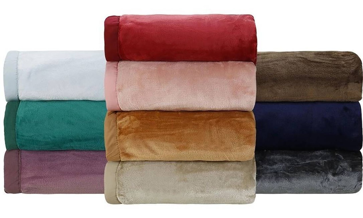Shoptime. Cobertor Casa & Conforto Queen Flannel Colors com borda em percal. R$179,99. www.shoptime.com.br Foto: Divulgação