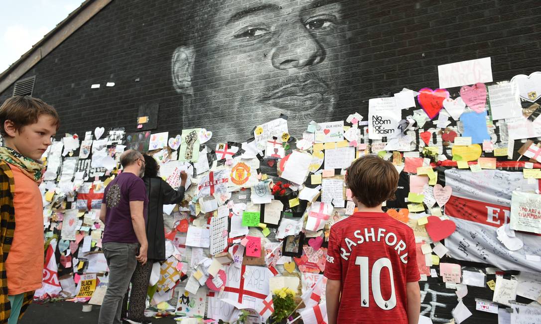 Mural em homenagem a Marcus Rashford em Manchester Foto: PETER POWELL / REUTERS