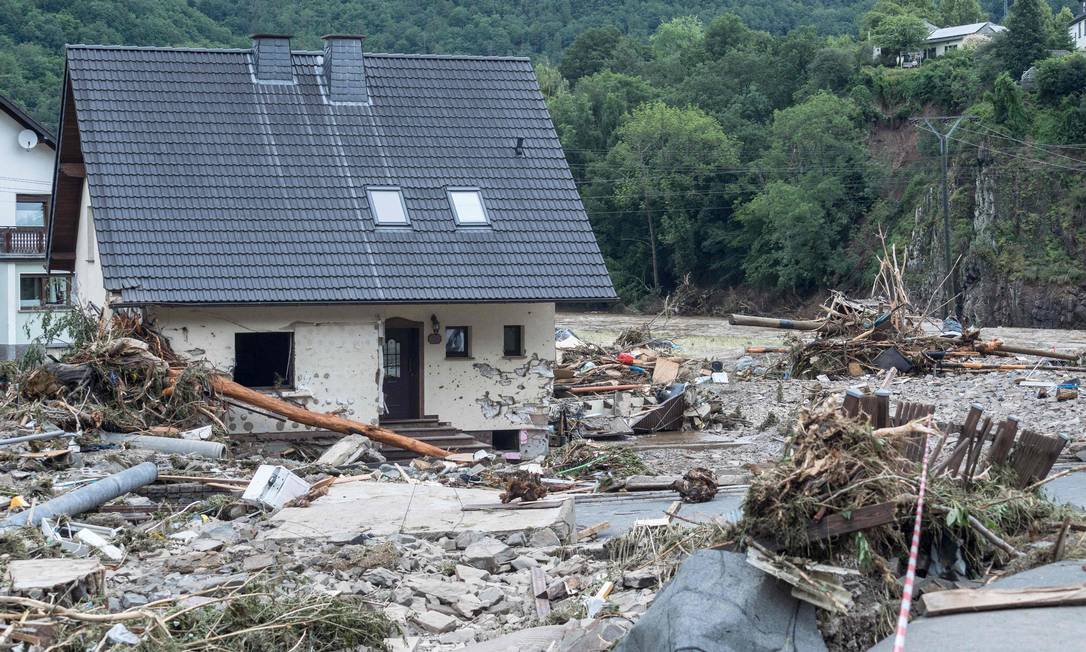 Fortes chuvas devastaram cidades na Alemanha Foto: BERND LAUTER / AFP