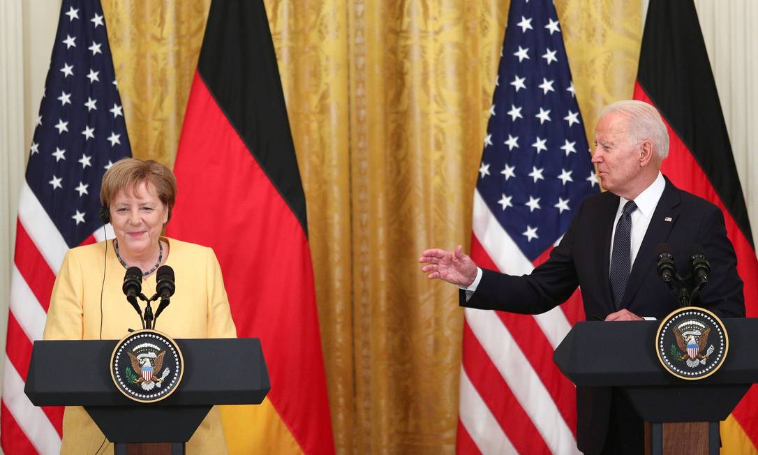 Chanceler alemã, Angela Merkel, e o presidente dos EUA, Joe Biden, durante entrevista coletiva na Casa Branca Foto: TOM BRENNER / REUTERS
