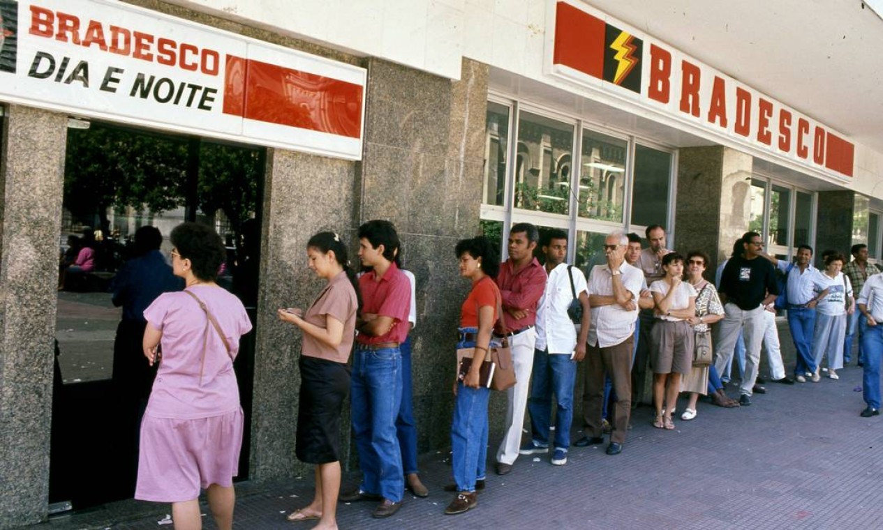 Mais de 300 mil poupadores afetados por planos econômicos não fizeram  acordo para indenização. Saiba como aderir - Jornal O Globo