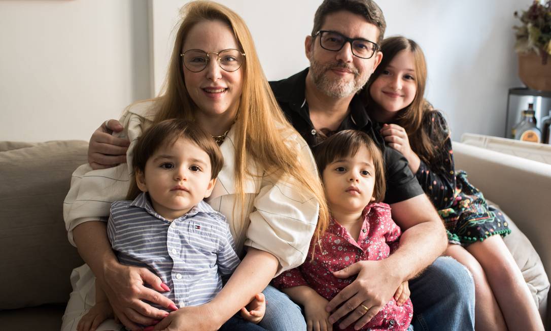 Terapia.Bianca e Marcelo Amaral e os filhos Antonio, Victoria e Marcelo Foto: Divulgação/Renan Branco