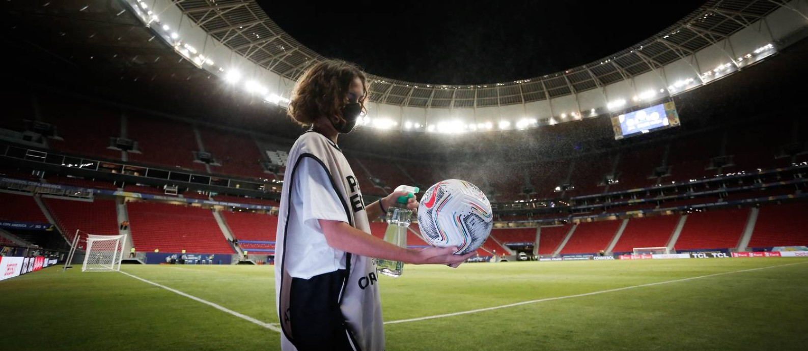 Futebol feminino é sucesso de público e atrai torcedor para estádio