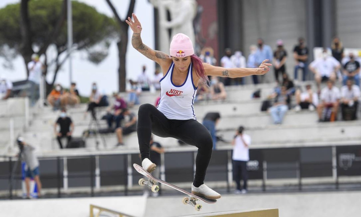 Letícia Bufoni (28) acaba de conquistar o Mundial de Skate Street, em Roma Foto: Dia Esportivo / Agência O Globo