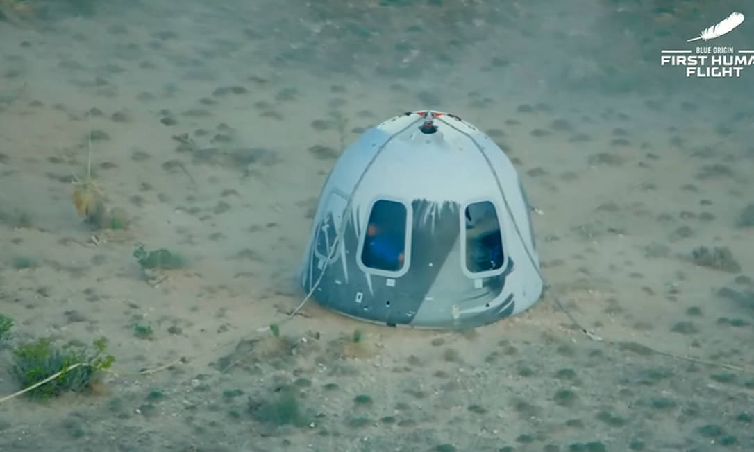 Cápsula da New Shepard aterrisa em deserto no Texas Foto: Reprodução/Blue Origin