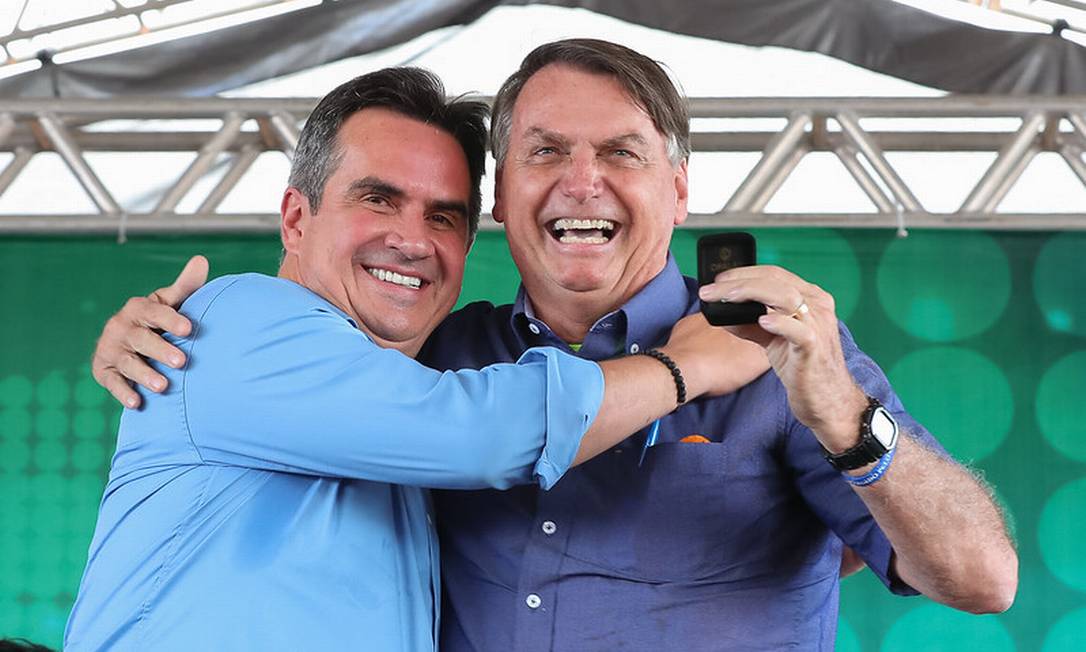 O senador Ciro Nogueira (PP-PI) e o presidente Jair Bolsonaro participam de inauguração de ponte entre Piauí e Maranhão Foto: Isac Nóbrega/Presidência/20-05-2021