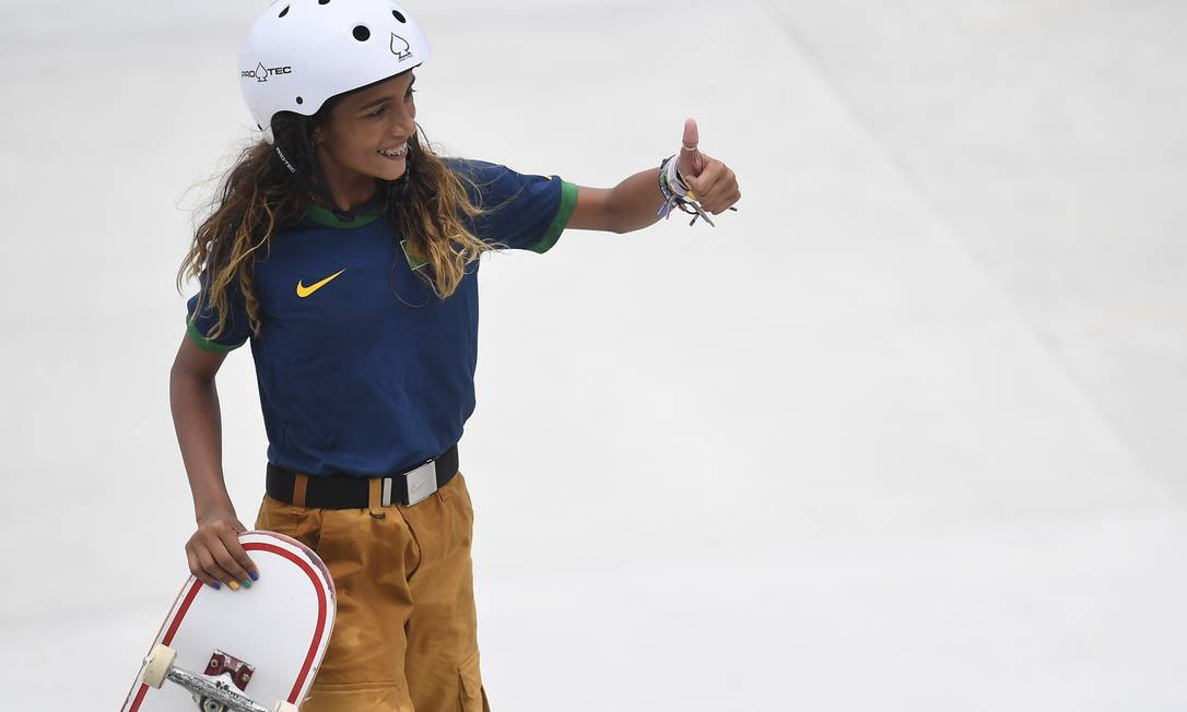 Rayssa Leal, do skate, é a atleta olímpica brasileira mais jovem da história Foto: TOBY MELVILLE / REUTERS