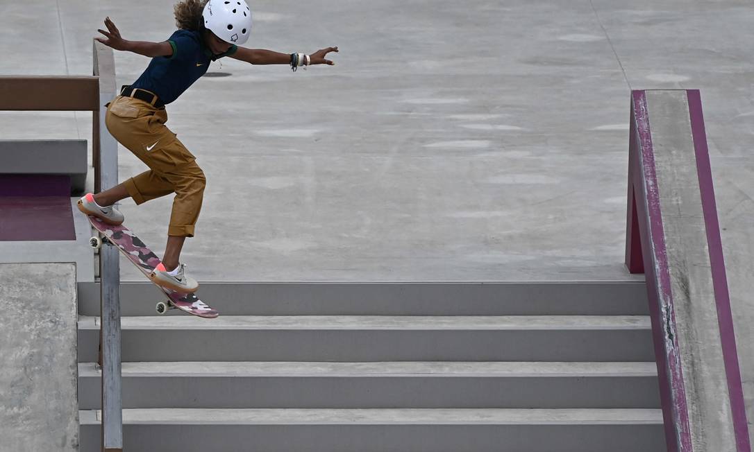 Rayssa Leal, durante a competição de skate street nos Jogos Olímpicos de Tóquio; ela foi prata Foto: LIONEL BONAVENTURE / AFP