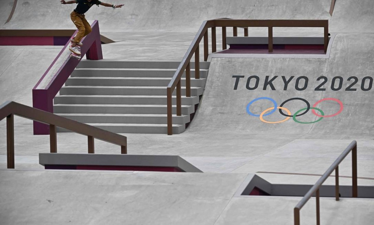 Rayssa Leal, durante a competição de skate street nos Jogos Olímpicos de Tóquio; ela foi prata Foto: JEFF PACHOUD / AFP