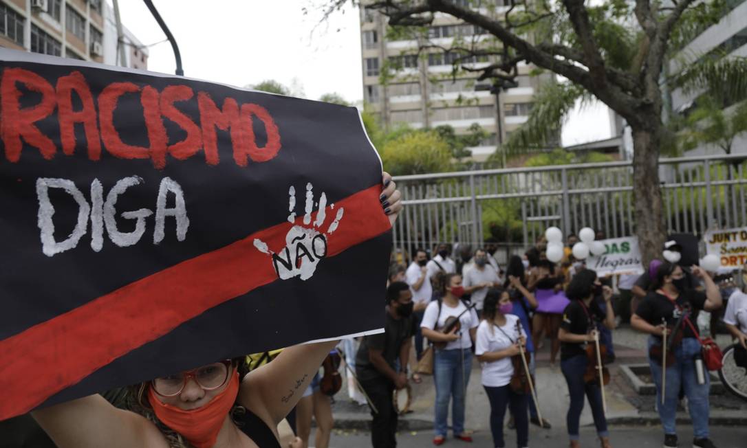 Protesto contra o racismo em Niterói Foto: Gabriel de Paiva / Agência O Globo