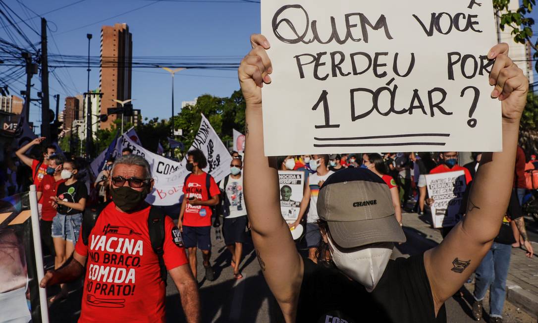 Matéria do jornal O Globo indica queda no número de servidores da