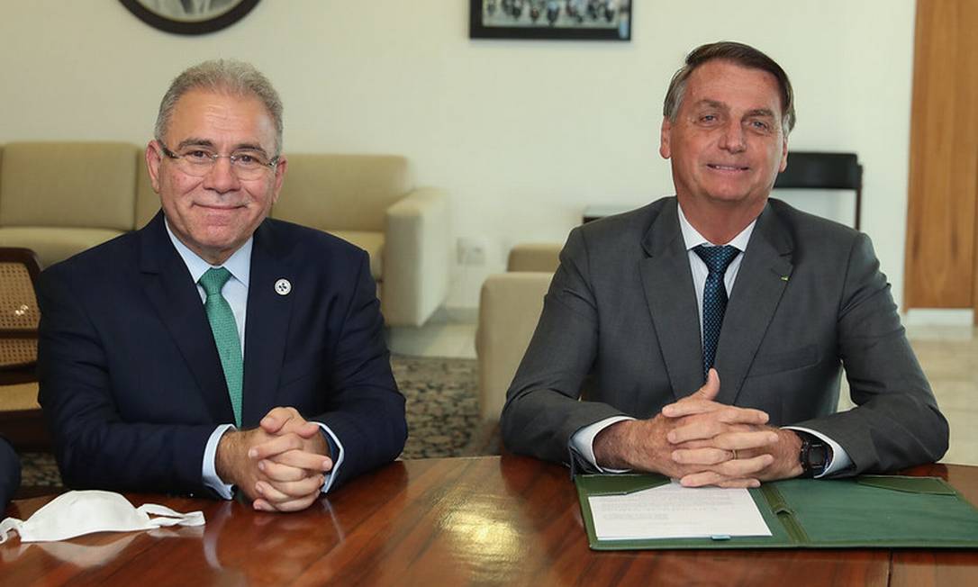 O ministro da Saúde, Marcelo Queiroga, e o presidente Jair Bolsonaro, durante reunião no Palácio do Planalto Foto: Isac Nóbrega/26-07-2021