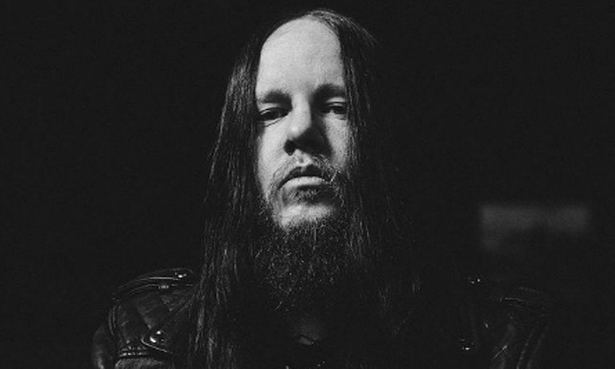 Joey Jordison, um dos fundadores da banda de metal Slipknot e ex-baterista do grupo, morreu enquanto dormia. Foto: Instagram / Reprodução
